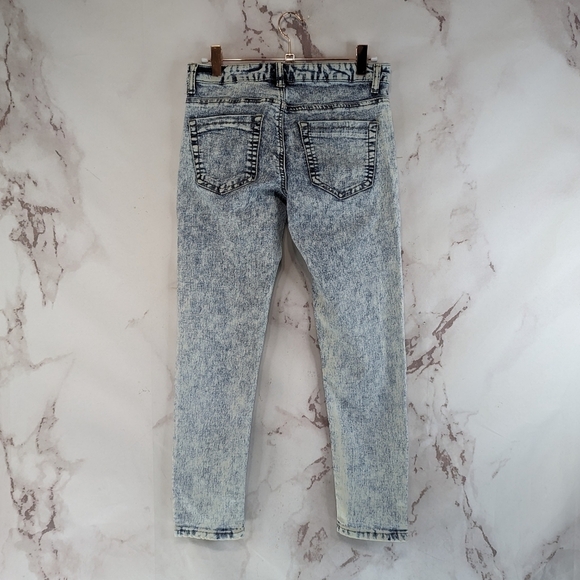 Forever 21 Jeans Womens 27 Acid Wash Skinny Stretchy Crop Mid Low Rise Jegging - Picture 1 of 9